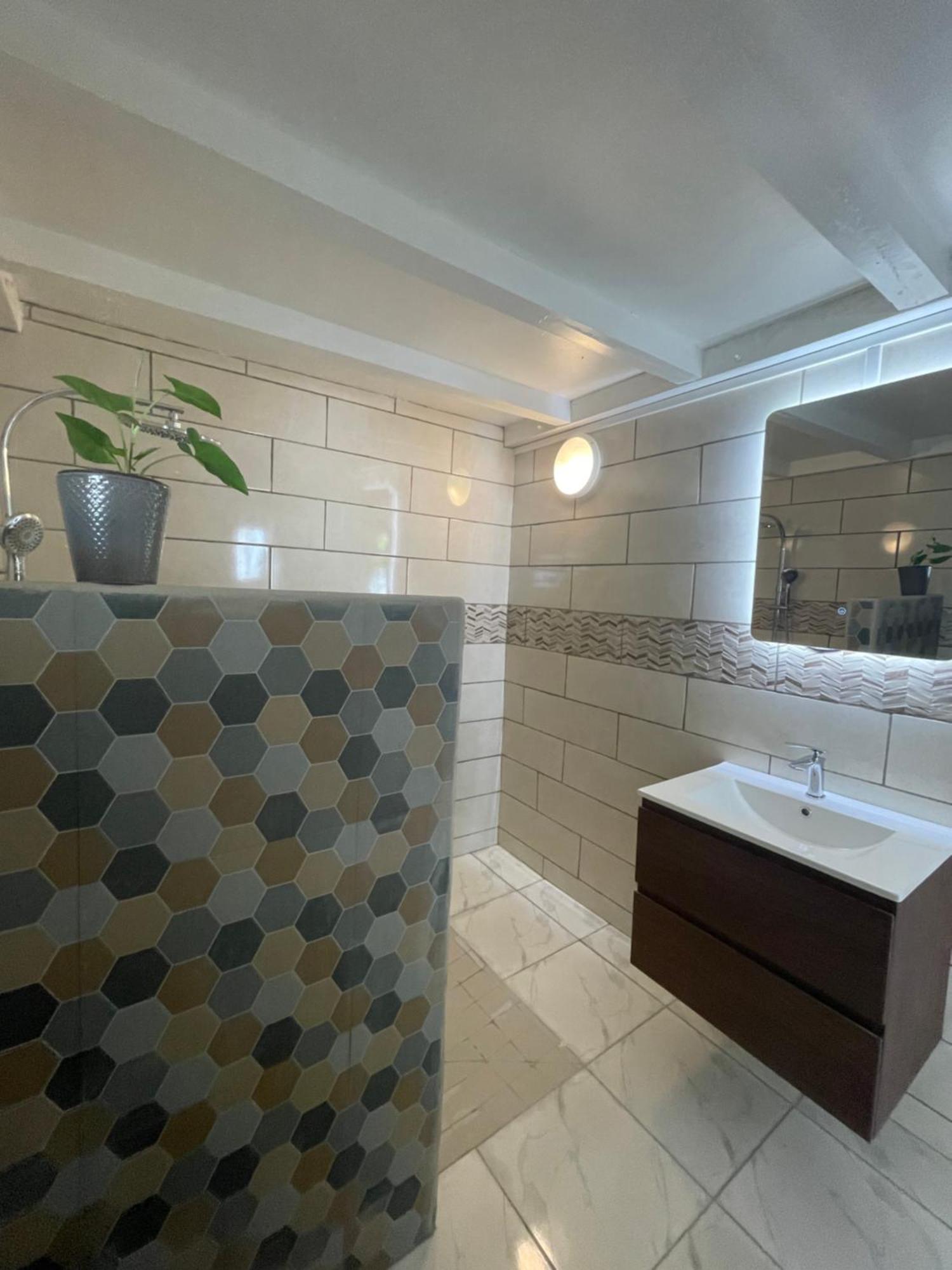 Adenora Bed & Breakfast Сен-Жозеф Екстериор снимка
