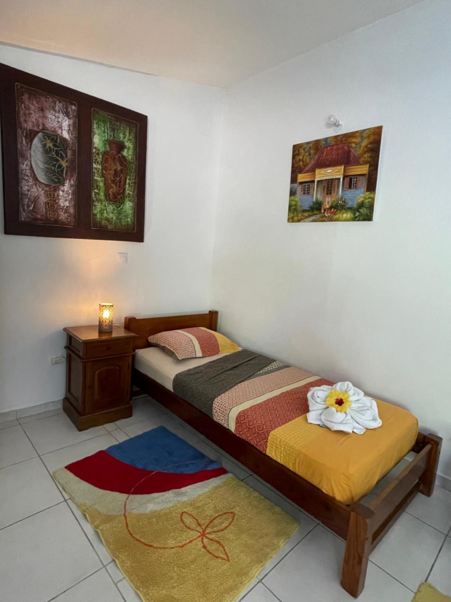 Adenora Bed & Breakfast Сен-Жозеф Екстериор снимка