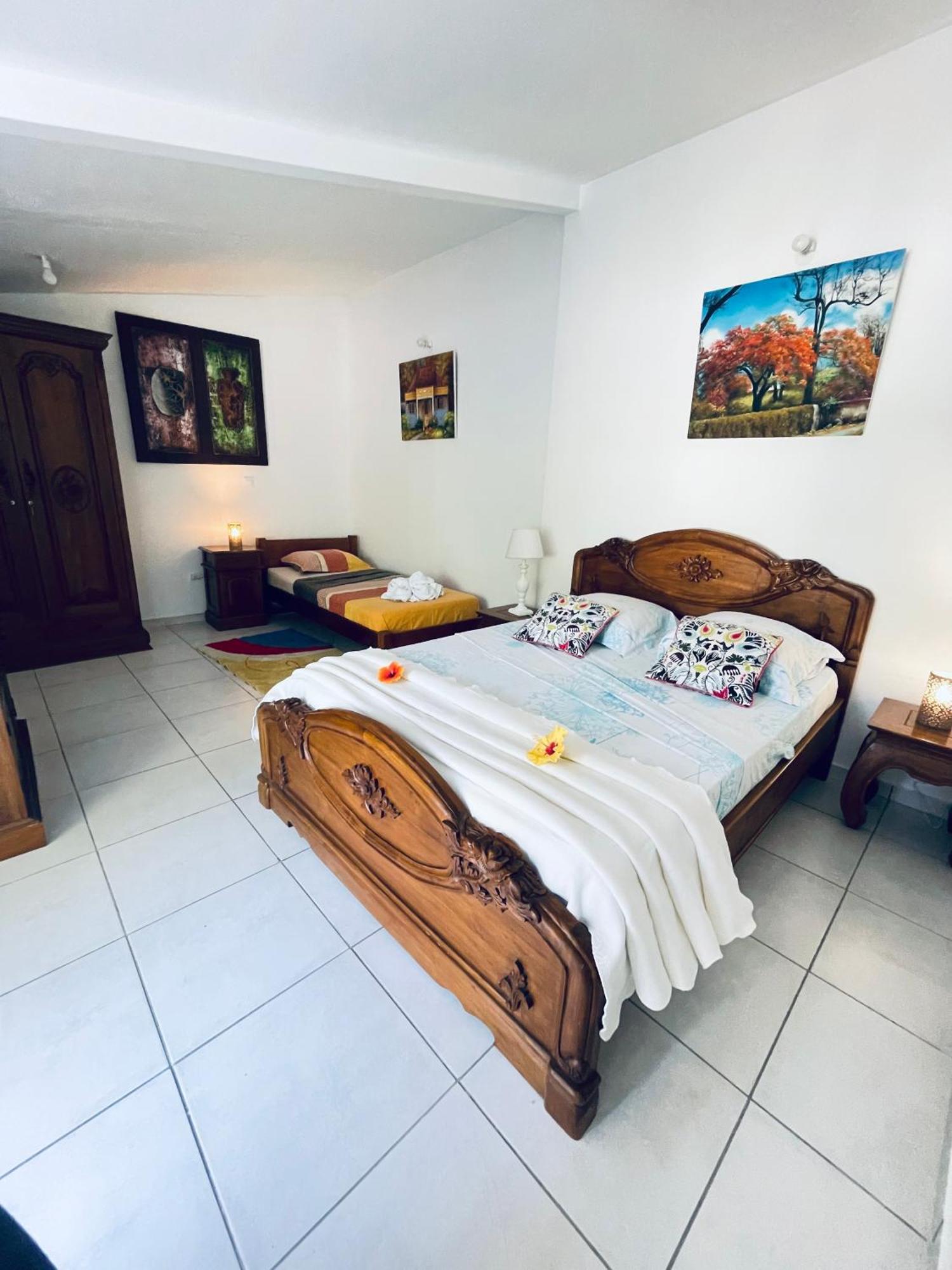 Adenora Bed & Breakfast Сен-Жозеф Екстериор снимка